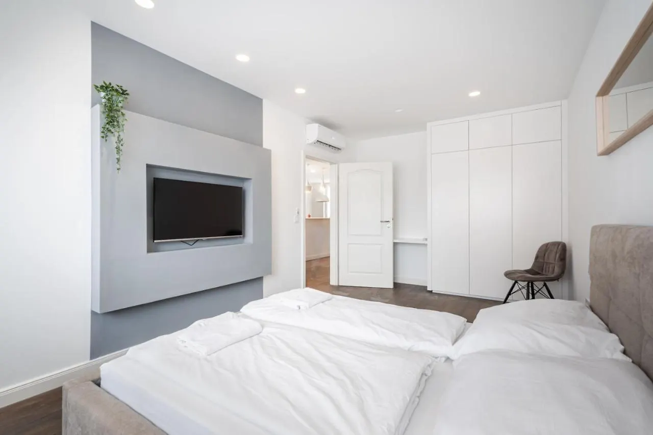 R42-Boutique Apartments, Best Location By Bqa Budapest 0*,